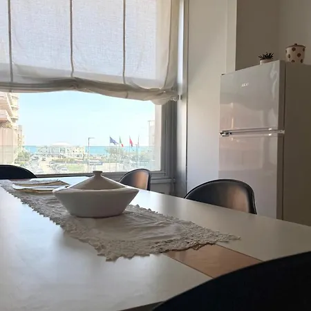 Se161 - Senigallia, Bilocale In Centro, Con Vista Mare E Rotonda Daire *