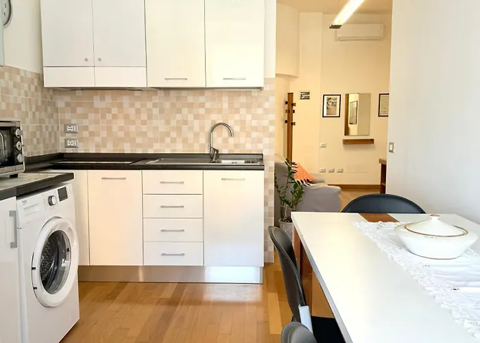 Appartamento Bilocale In Centro, Con Vista Mare E Rotonda *