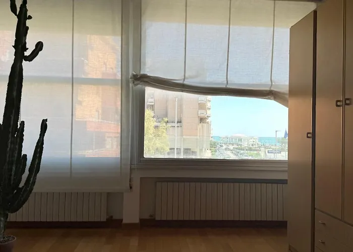 Apartment Bilocale In Centro, Con Vista Mare E Rotonda